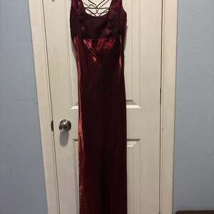 Nite life sleek Party Dress 80s 90s Red maxi w/crystal detail Vintage Sz Small